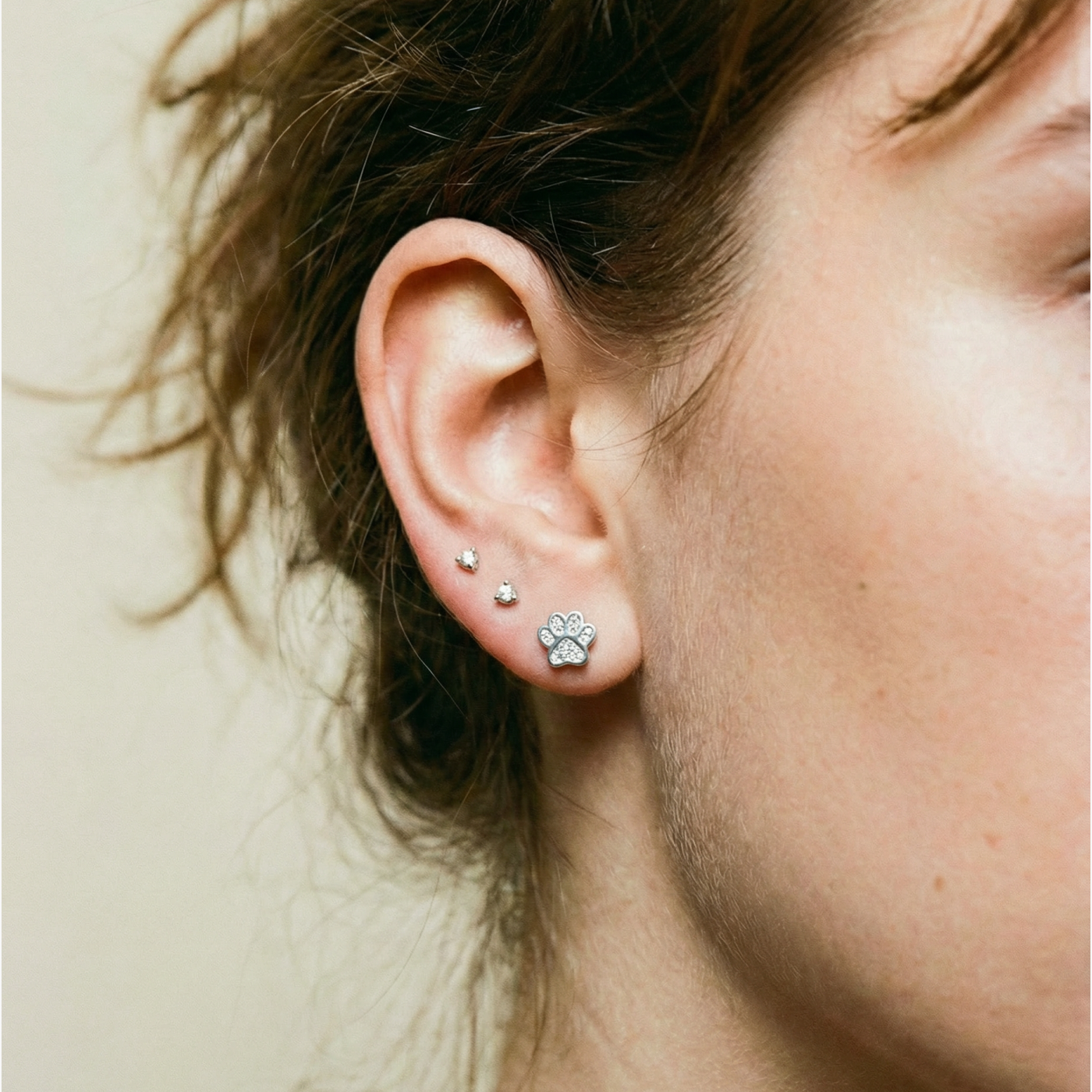 Pawie Ball Back Earrings